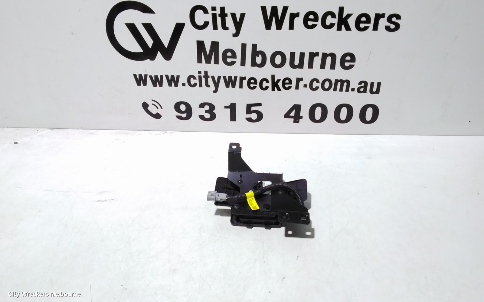 KIA STINGER, MISC SWITCH, CK, 06/2017 - 04/2023, RIGHT BLIND SPOT MODULE  P/N 95821-J5001: 107894 - Image 1