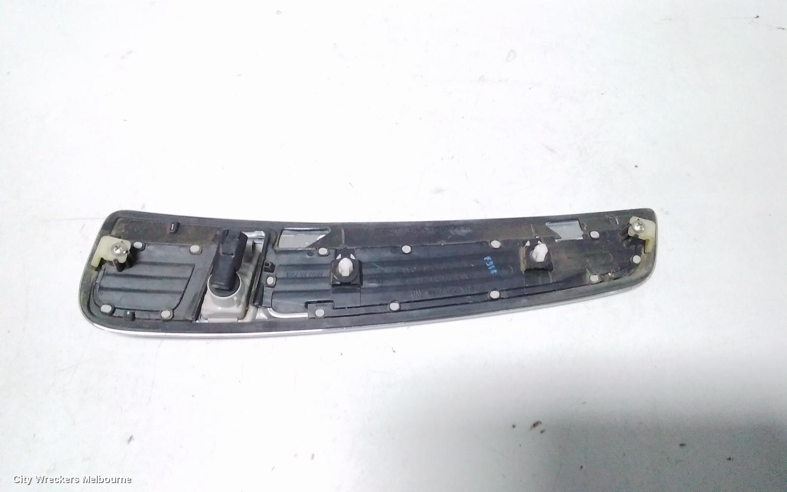 HOLDEN COMMODORE RIGHT INDICATOR/FOG/SIDE, GUARD FLASHER (REPEATER), VF, 05/2013 - 12/2017 - Image 3