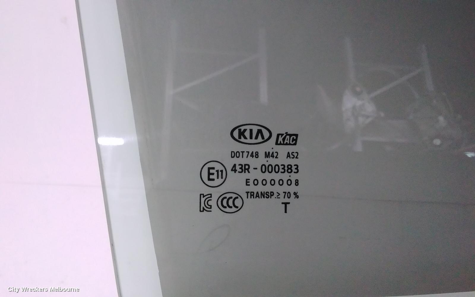 KIA CARNIVAL/GRAND CARNIVAL RIGHT FRONT DOOR WINDOW, YP, 02/2015 - 10/2020 - Image 2