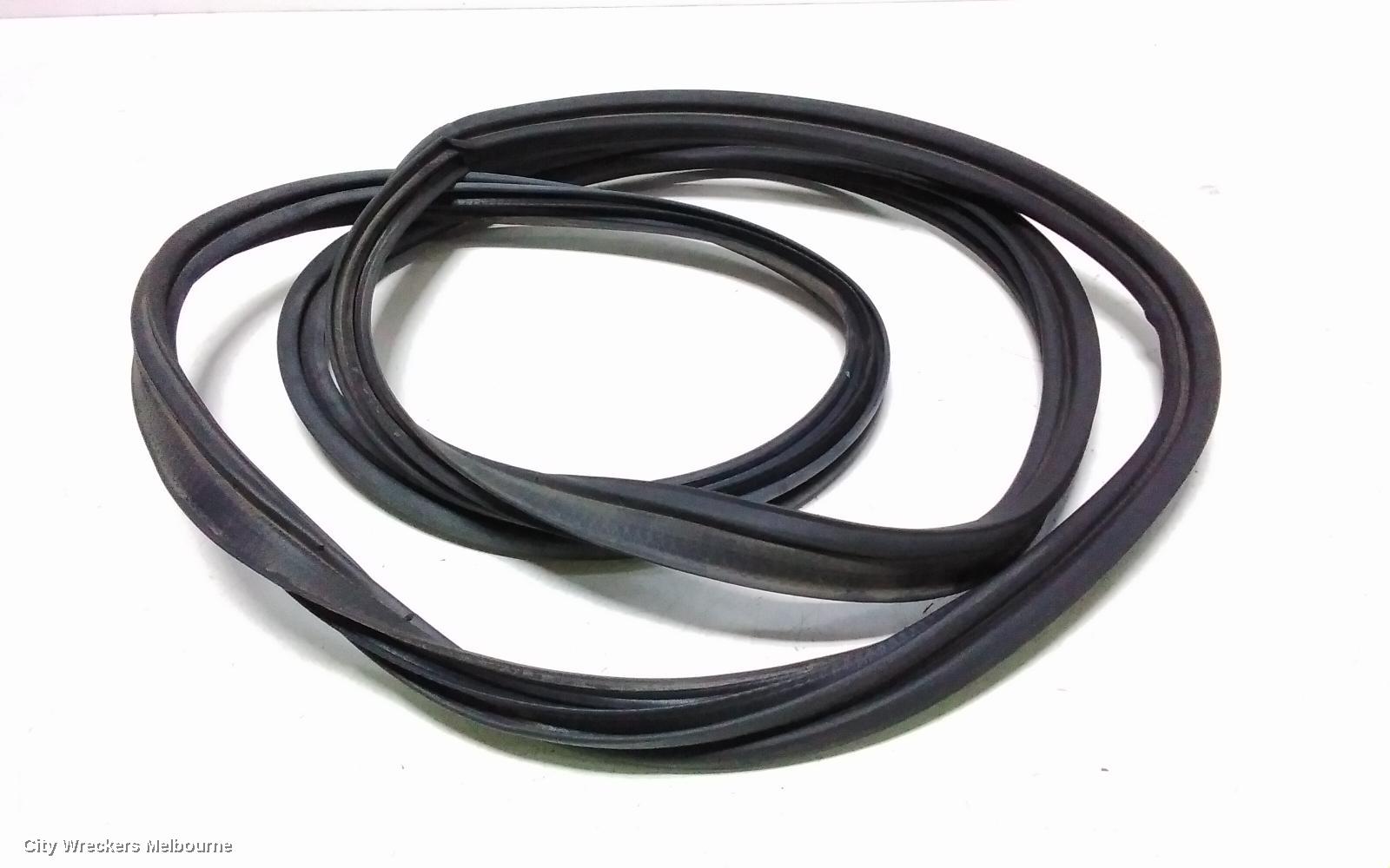 SUBARU FORESTER SEAL, TAIL GATE RUBBER : 113722, SJ, 01/2013 - 08/2018 - Image 3