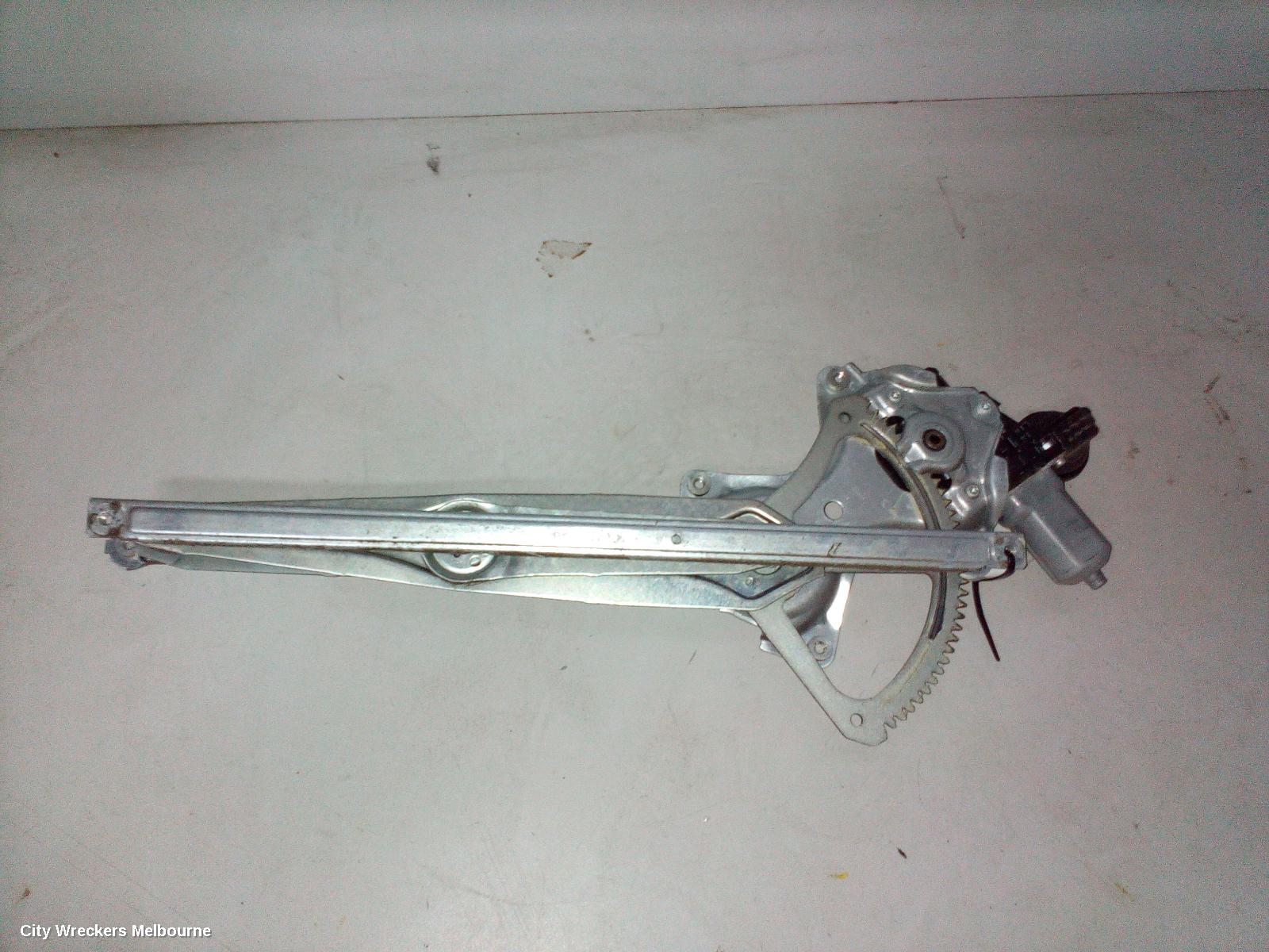 TOYOTA COROLLA LEFT FRONT WINDOW REG/MOTOR, ZRE152/20153R, 03/2007 - 10/2013 - Image 2