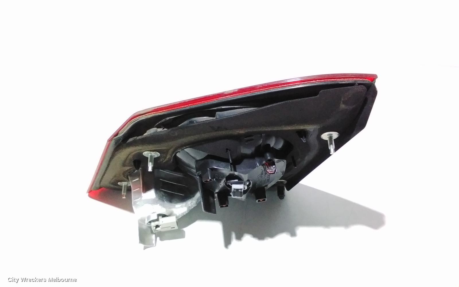 HONDA CIVIC REAR GARNISH, BOOTLID LAMP (LH SIDE), 8TH GEN, 01/2009 - 12/2011 - Image 3