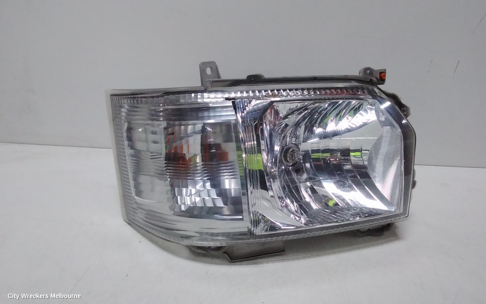 TOYOTA HIACE RIGHT HEADLAMP, TRH/KDH, SLWB, 08/2010 - 12/2013 - Image 3