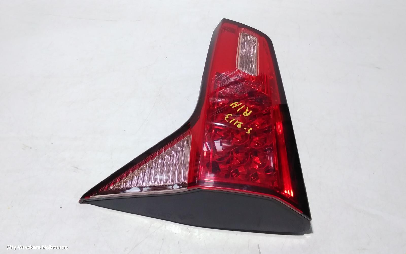 HONDA HRV REAR GARNISH, TAILGATE LAMP (RH SIDE), RU5, VTI, LED, NON OPTICAL GUIDE TYPE, 12/2014 - 06/2018 - Image 2
