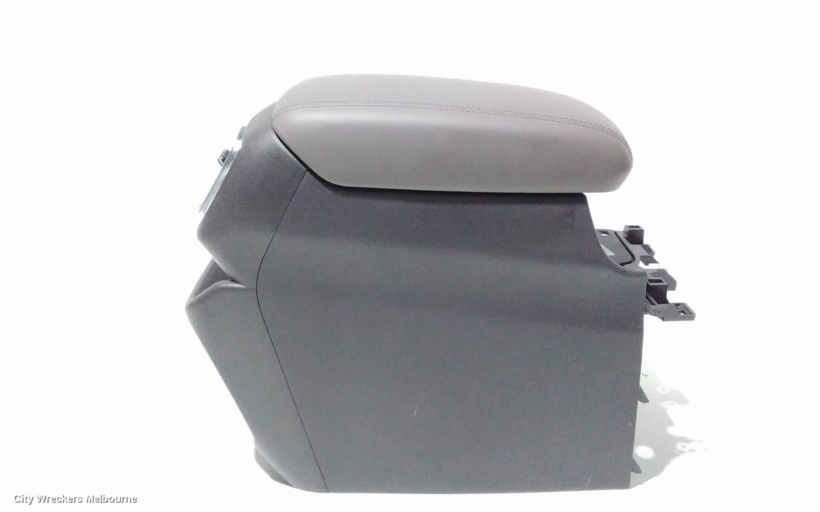 HYUNDAI SANTA FE CONSOLE, AUTO T/M, TM, LEATHER, DARK BEIGE, 03/2018 ONWARDS - Image 2