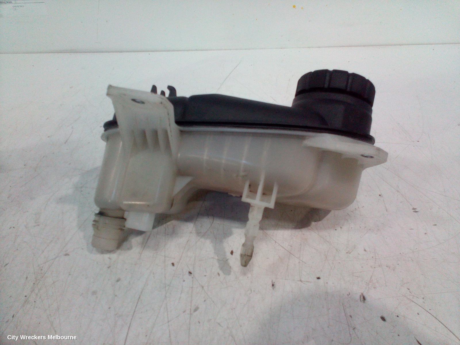 MERCEDES VITO OVERFLOW BOTTLE, 447, 03/2015 ONWARDS - Image 3
