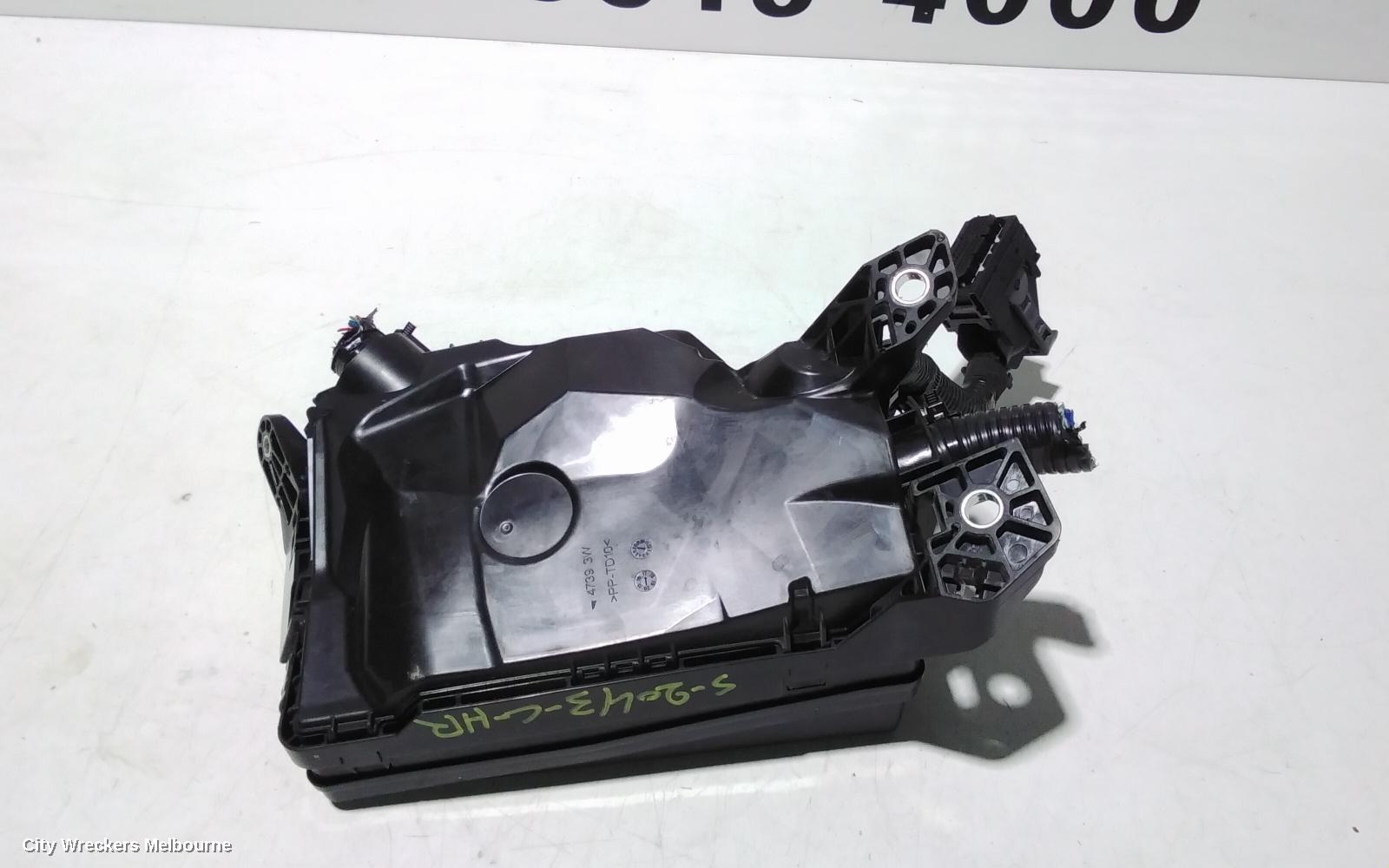 TOYOTA C-HR FUSE BOX, GEN 1, 12/2016 - 09/2023 - Image 3