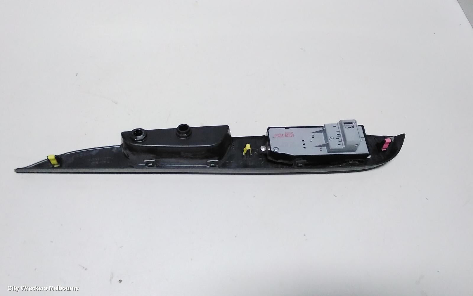 TOYOTA HIACE PWR DR WIND SWITCH, RH FRONT (MASTER SWITCH), TRH/KDH, 03/2014 - 04/2019 - Image 3