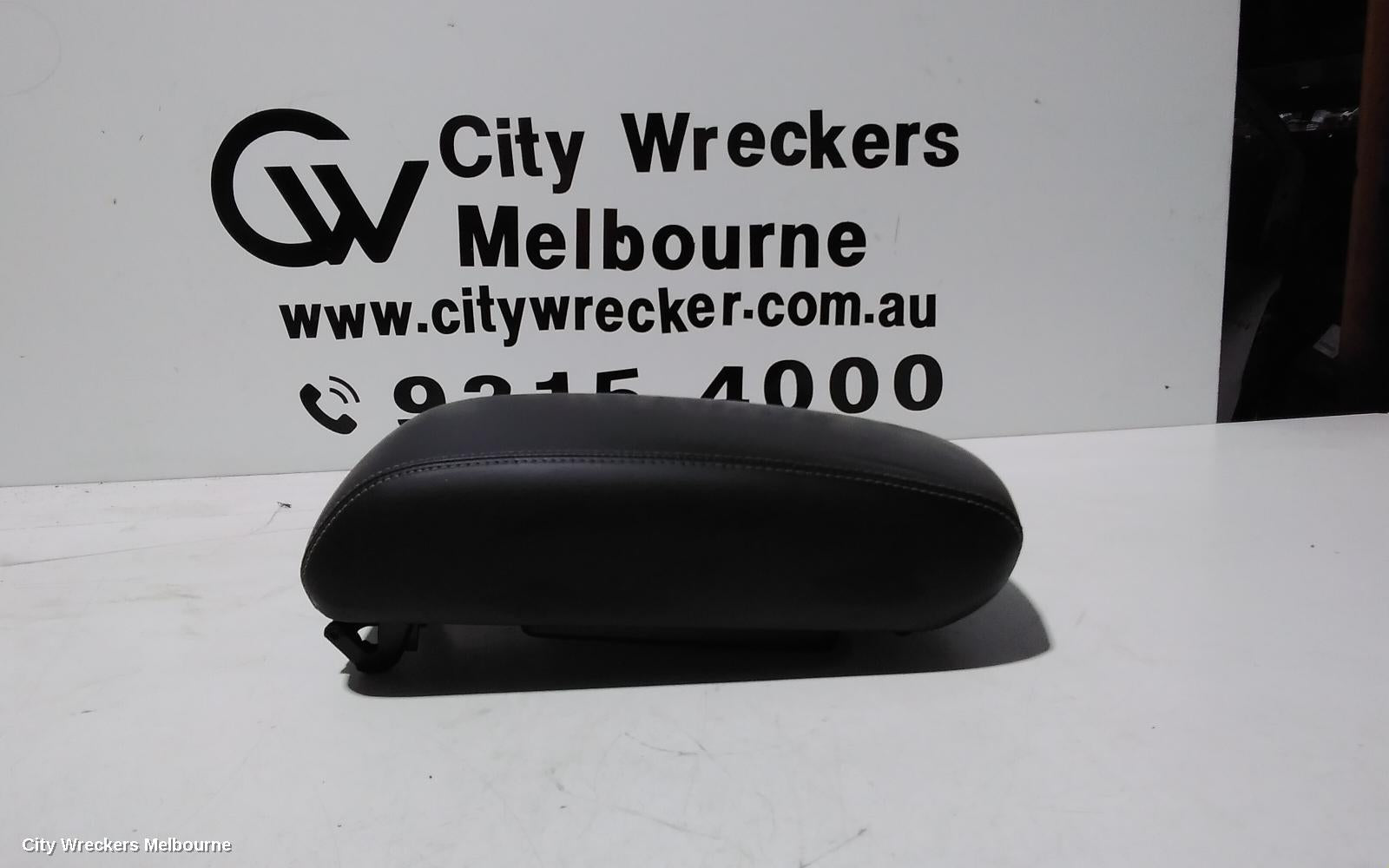 JEEP GRANDCHEROKEE CONSOLE, CONSOLE LID ONLY, LEATHER, BLACK STITCH, WK, 10/2010 - 02/2022 - Image 1