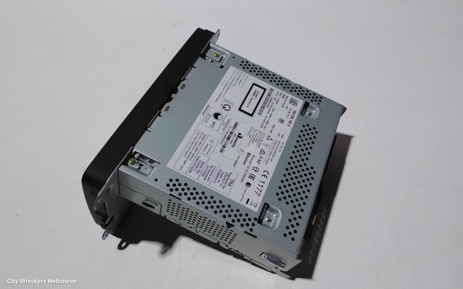 VOLKSWAGEN TRANSPORTER RADIO/CD/DVD/SAT/TV, DISPLAY COMPOSITION COLOUR, 5IN, T6, 07/2015 - 07/2020 - Image 3