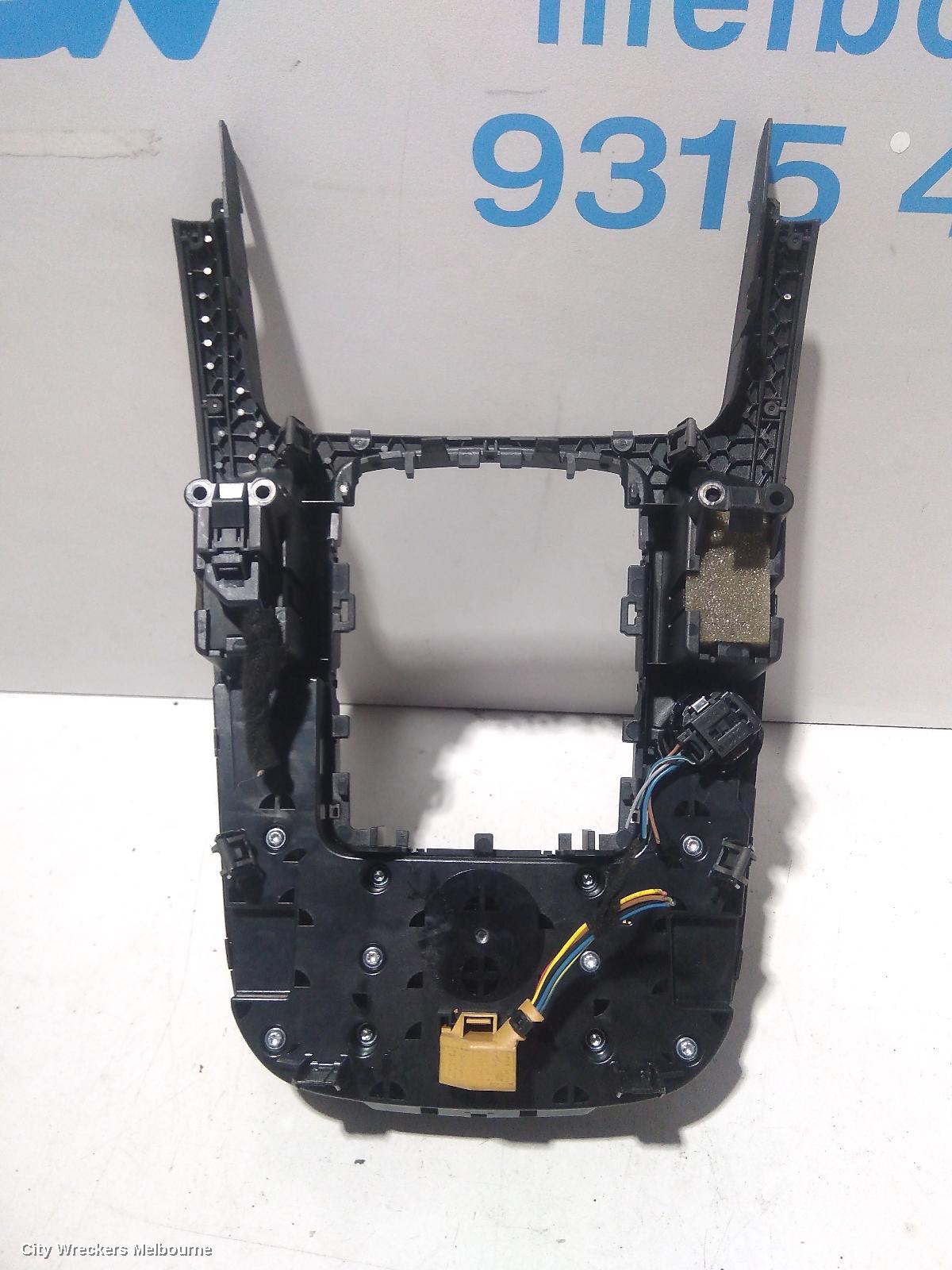 AUDI Q5 RADIO/CD/DVD/SAT/TV, MMI CONTROLS, 8R, P/N 8T0919609G, 03/2009 - 11/2012 - Image 3