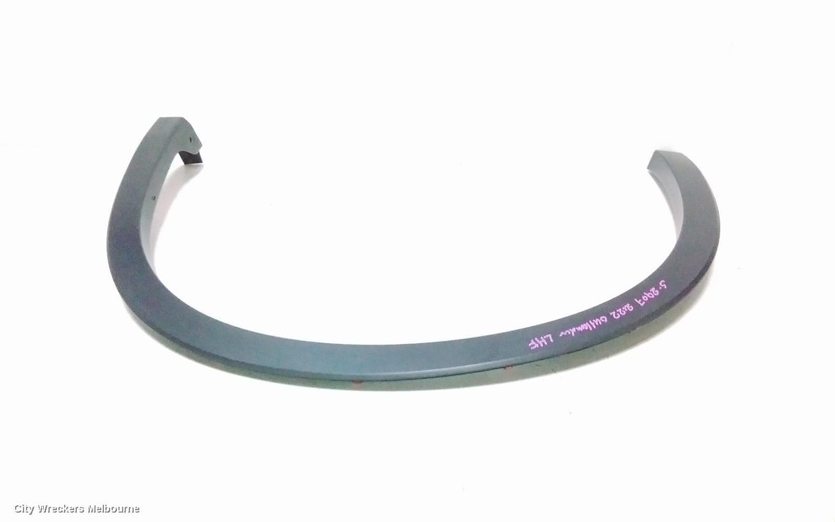 MITSUBISHI OUTLANDER WHEEL ARCH FLARE, ZM, LH FRONT, 08/2021 ONWARDS - Image 2