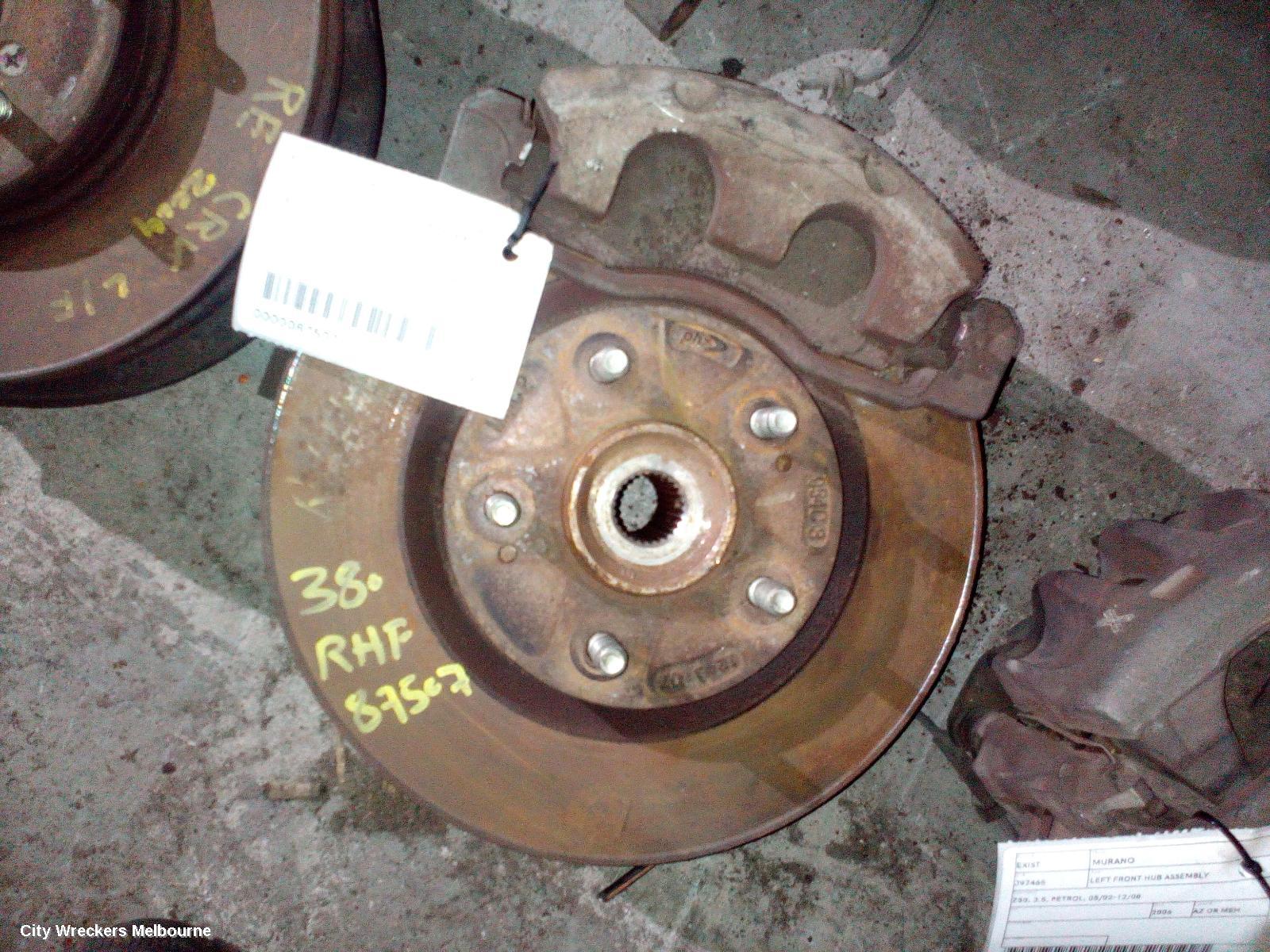 MITSUBISHI 380 RIGHT FRONT HUB ASSEMBLY, DB, 3.8, 6G75, 09/2005 - 03/2008 - Image 1