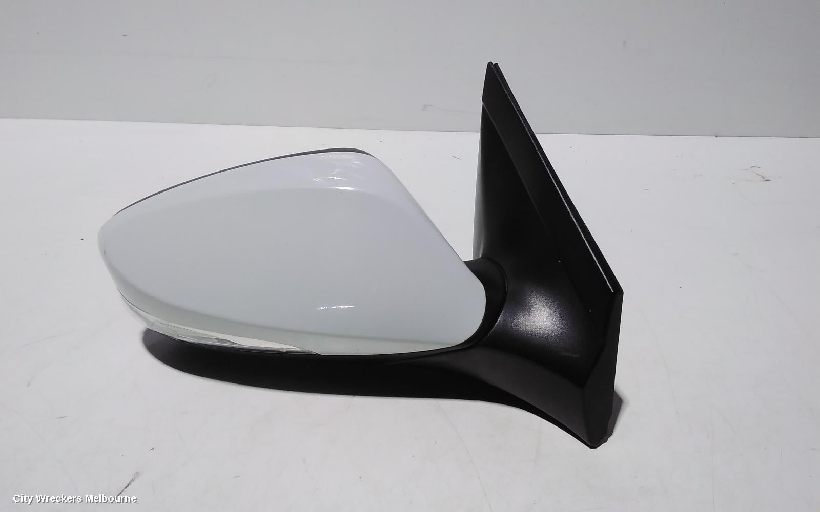 HYUNDAI ACCENT RIGHT DOOR MIRROR, RB, W/ ELECT ADJ, MANUAL FOLD, NON HEATED, INDICATOR TYPE, 05/2011 - 12/2019 - Image 3