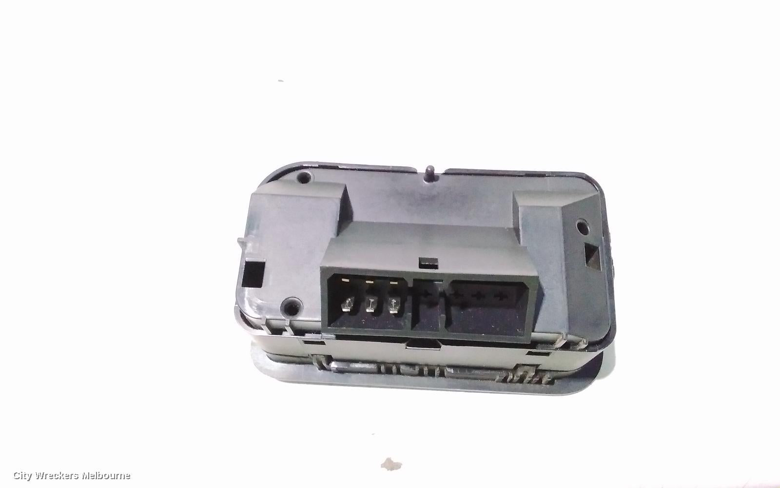 FORD FALCON PWR DR WIND SWITCH, BA-BF, RH FRONT (MASTER SWITCH), 2 SWITCH TYPE, 10/2002 - 09/2010 - Image 3