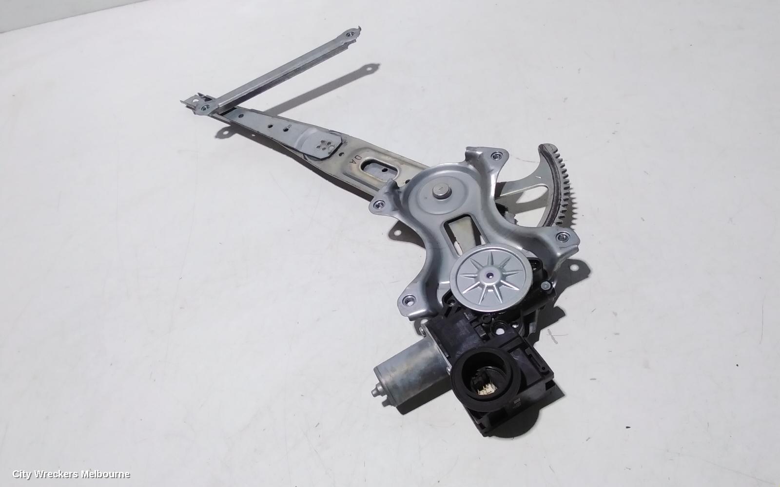 TOYOTA RAV4 RIGHT FRONT WINDOW REG/MOTOR, XA40, 12/2012 - 11/2018 - Image 3