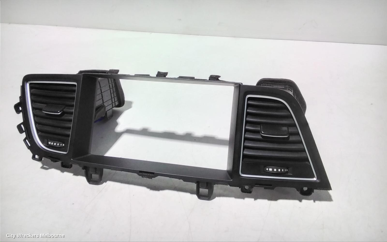 HYUNDAI GENESIS, DH, 11/2014 - 01/2018, CENTER AIRVENT: 94924 - Image 2