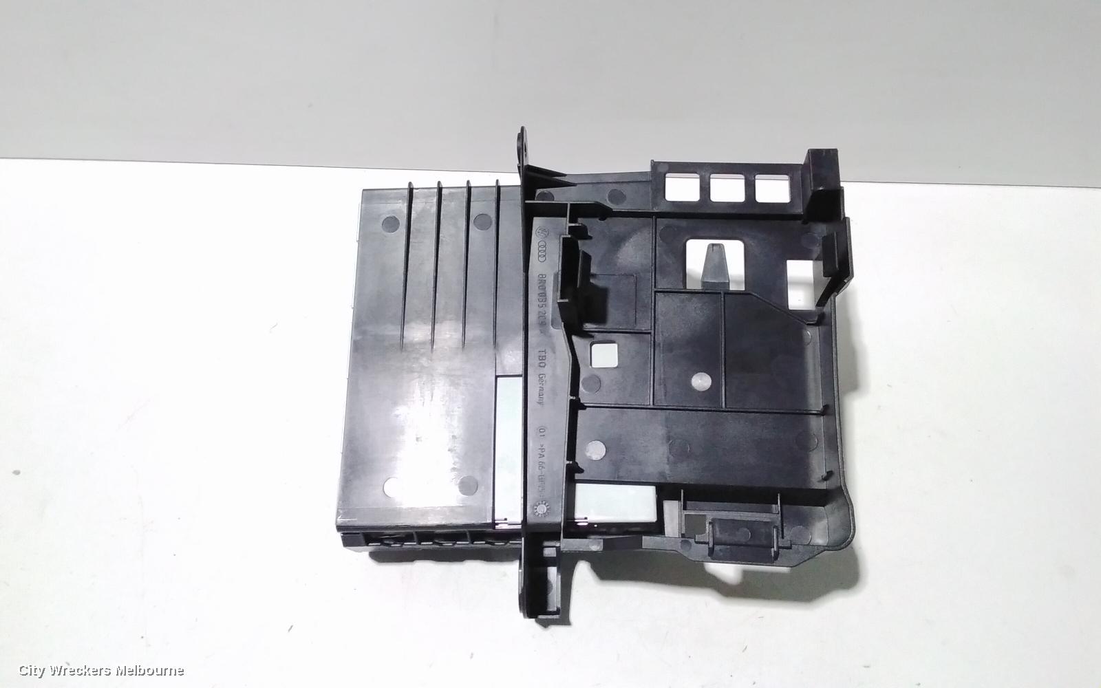 AUDI Q5 RADIO/CD/DVD/SAT/TV, MMI CONTROLS, 8R, P/N 8T0919609G, 03/2009 - 11/2012 - Image 2