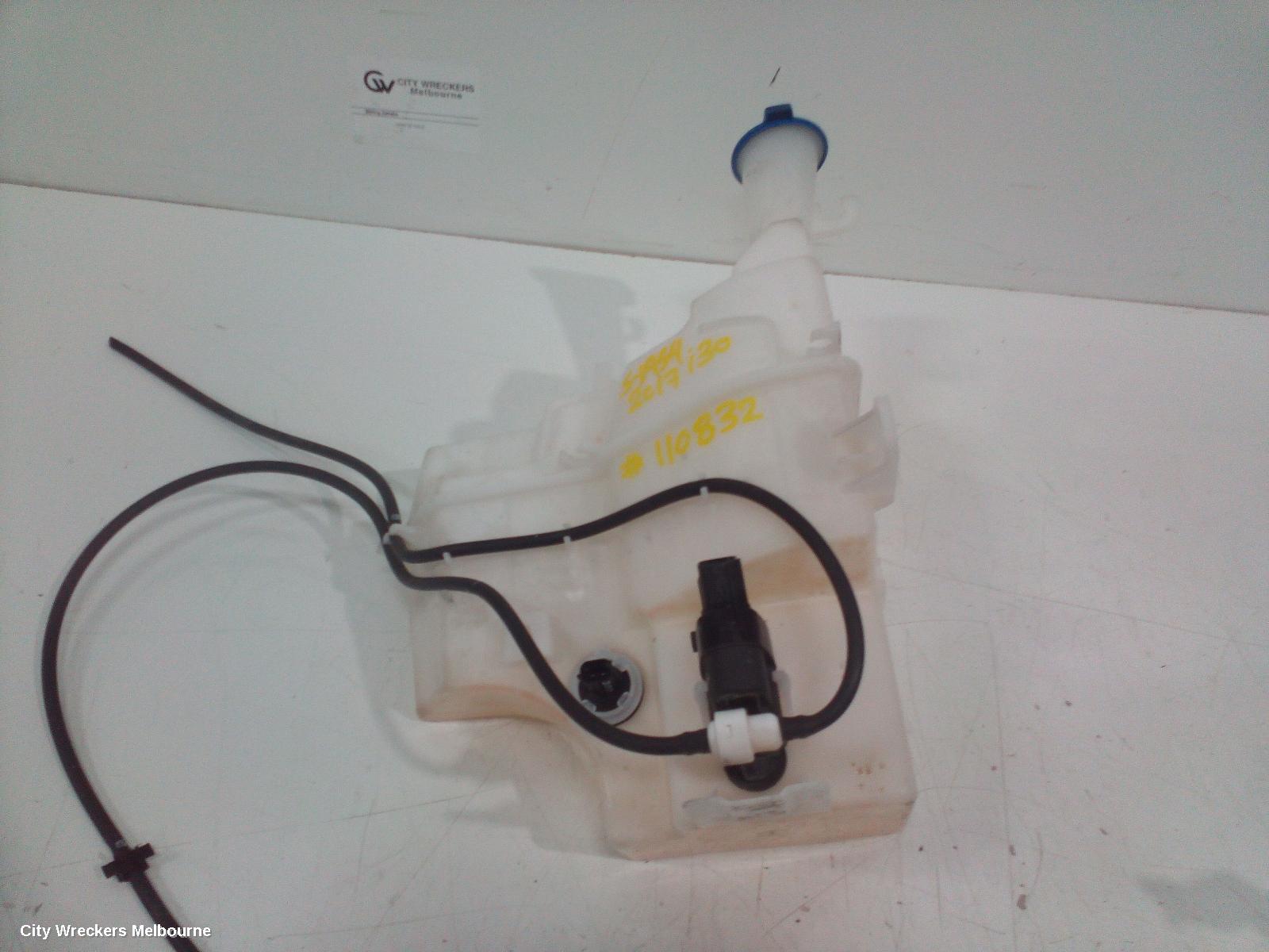 HYUNDAI I30 WASHER BOTTLE, PD, HATCH (S. KOREA VIN KMHH), 03/2017 ONWARDS - Image 2