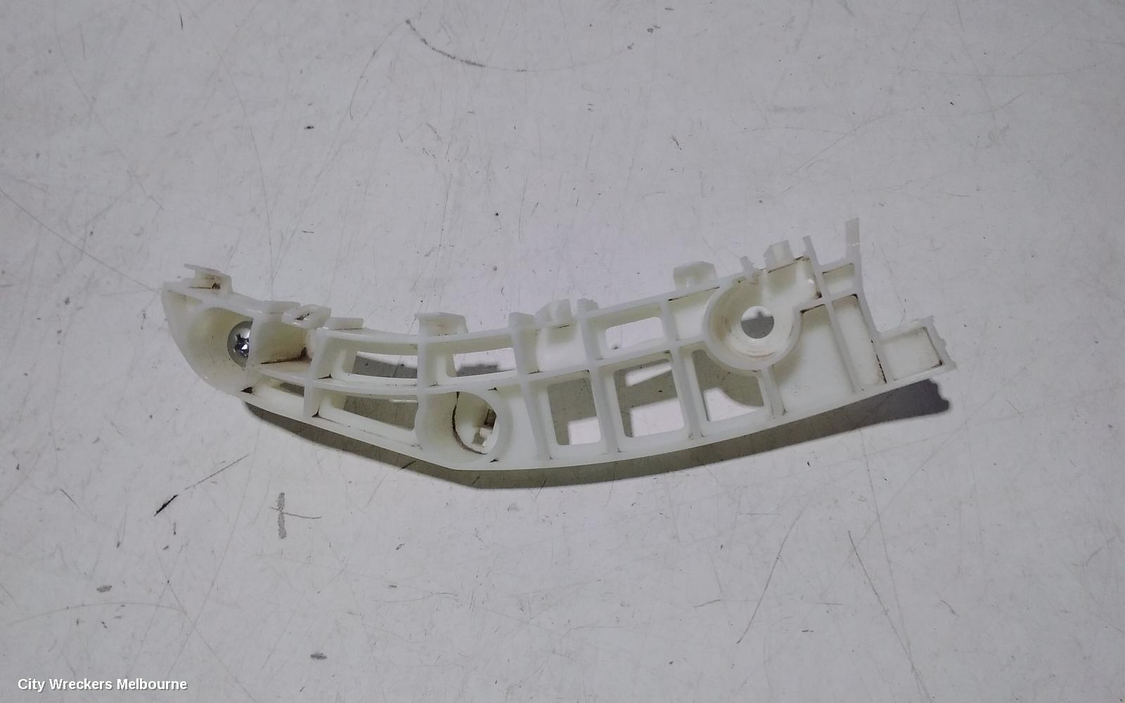 MITSUBISHI OUTLANDER, ZK, 04/2015 - 07/2021, RHF BAR RETAINER / BRACKET ~ VIN: JMFXTGF8WKZ000854: 106845 - Image 2