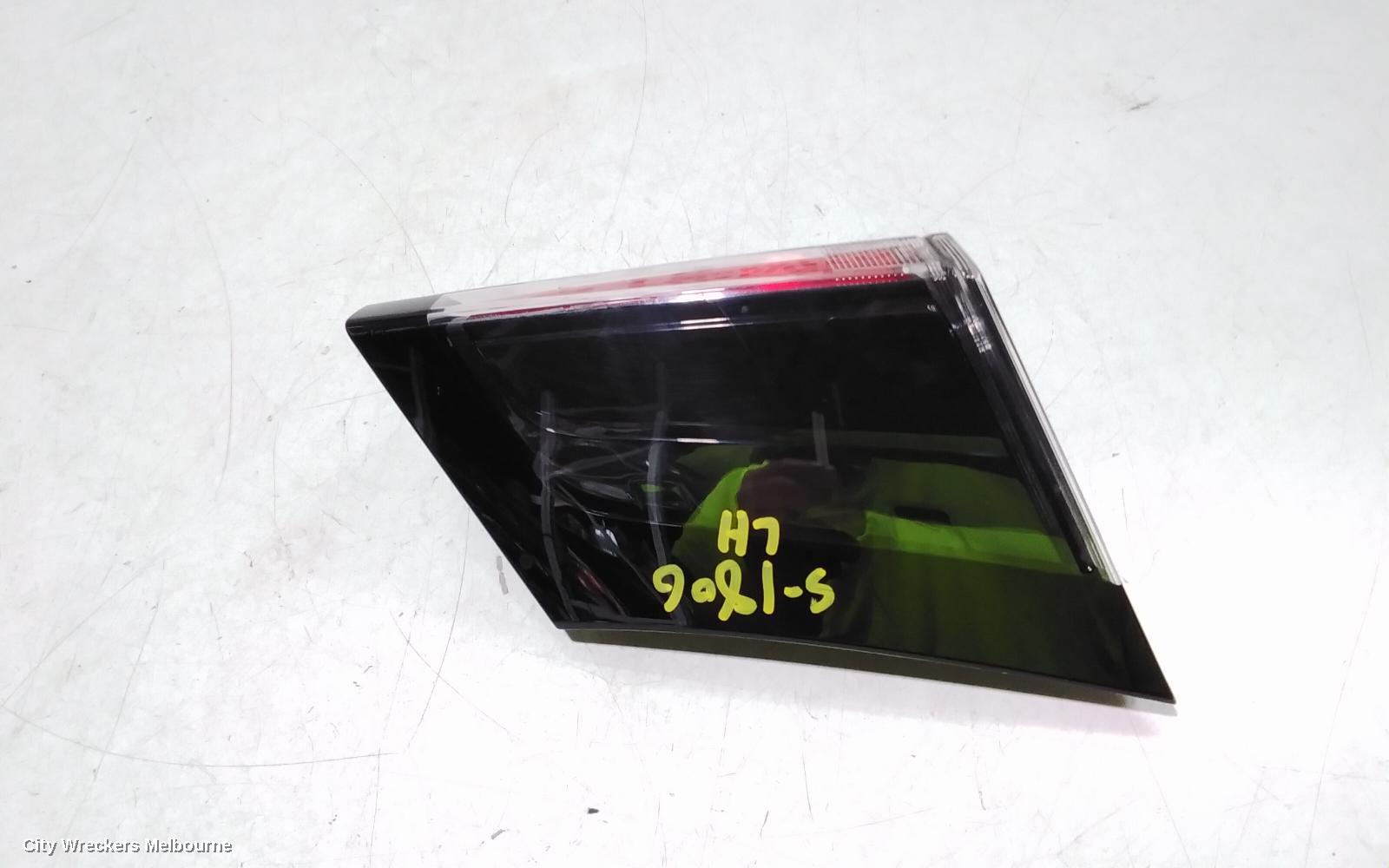 HONDA CIVIC REAR GARNISH, TAILGATE LAMP (LH SIDE), 10TH GEN, HATCH, 02/2017 - 08/2021 - Image 3