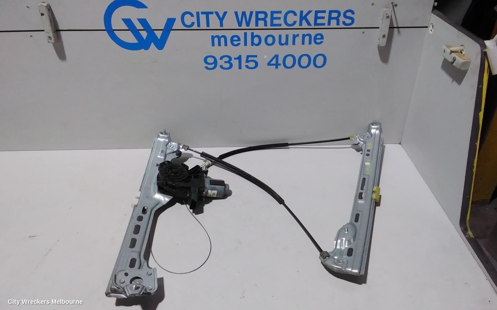 RENAULT MEGANE RIGHT FRONT WINDOW REG/MOTOR, GEN 4, 06/2016 - 02/2020 - Image 1