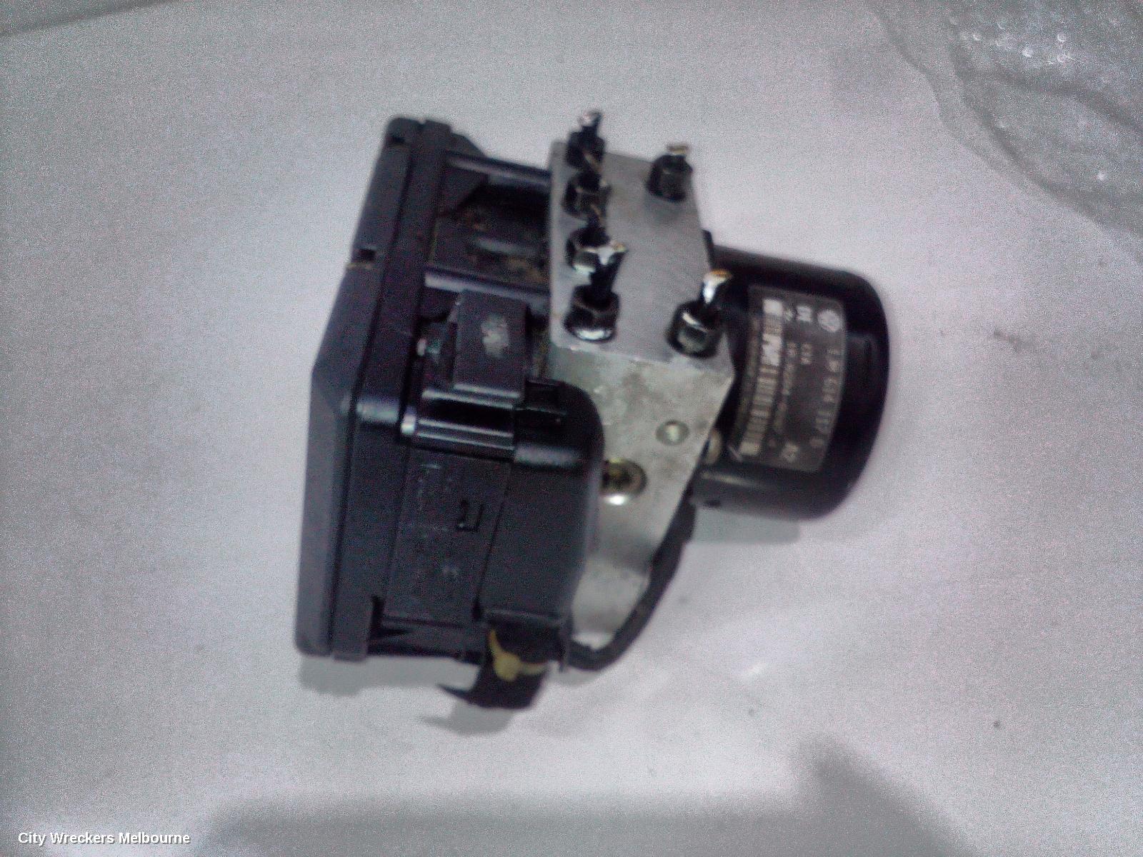 VOLKSWAGEN GOLF ABS PUMP/MODULATOR, GEN 4, ON MOTOR P/N 1J0614117D, 09/1998 - 06/2004 - Image 3
