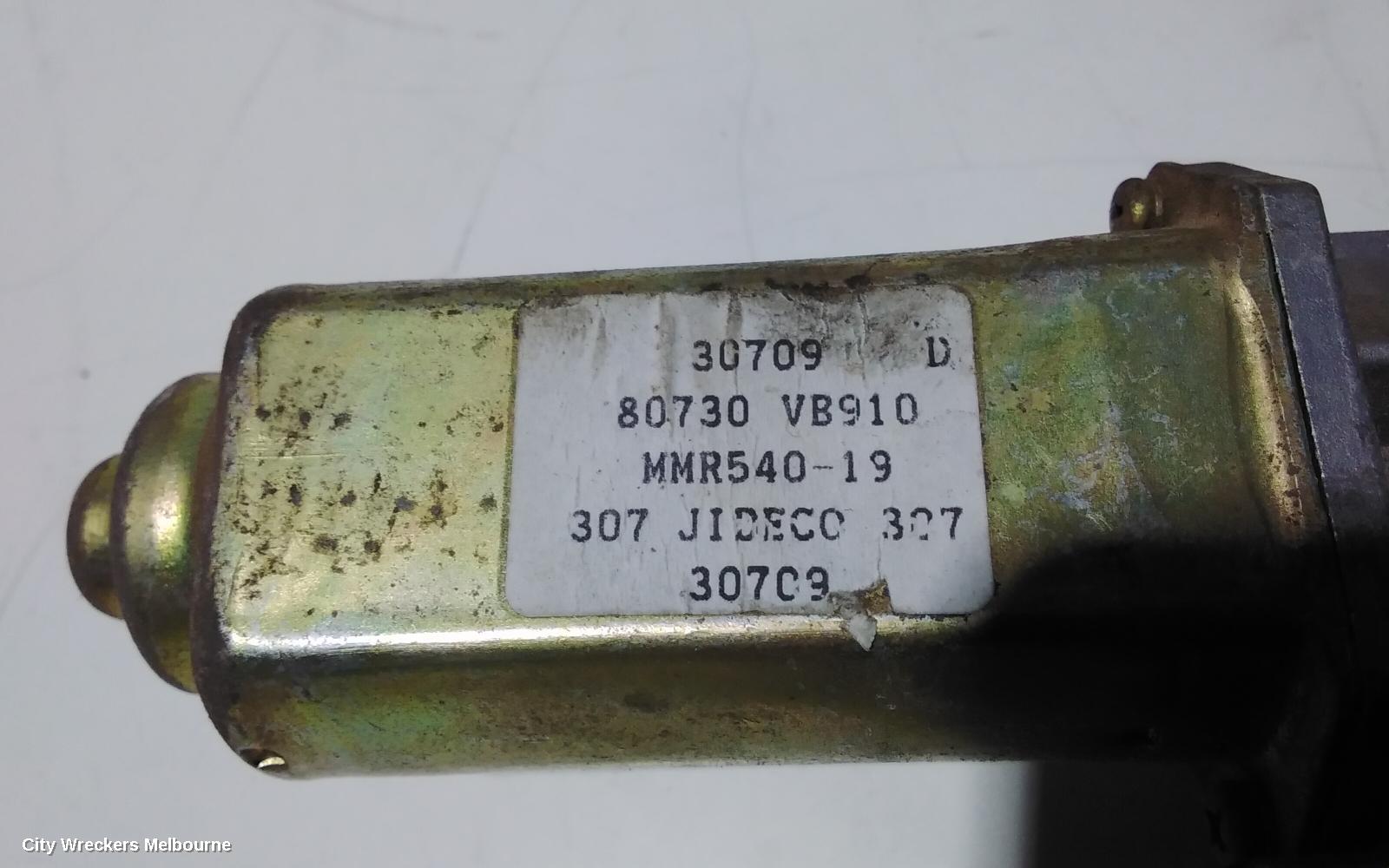 NISSAN PATROL RIGHT FRONT WINDOW REG/MOTOR, Y61/GU, POWER, SCISSOR TYPE, 05/1999 - 04/2017 - Image 2