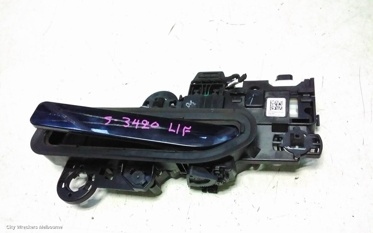 MAHINDRA XUV700 DOOR HANDLE, W601, LH FRONT, OUTER, W/ SMART HANDLES TYPE, 01/2023 ONWARDS - Image 2