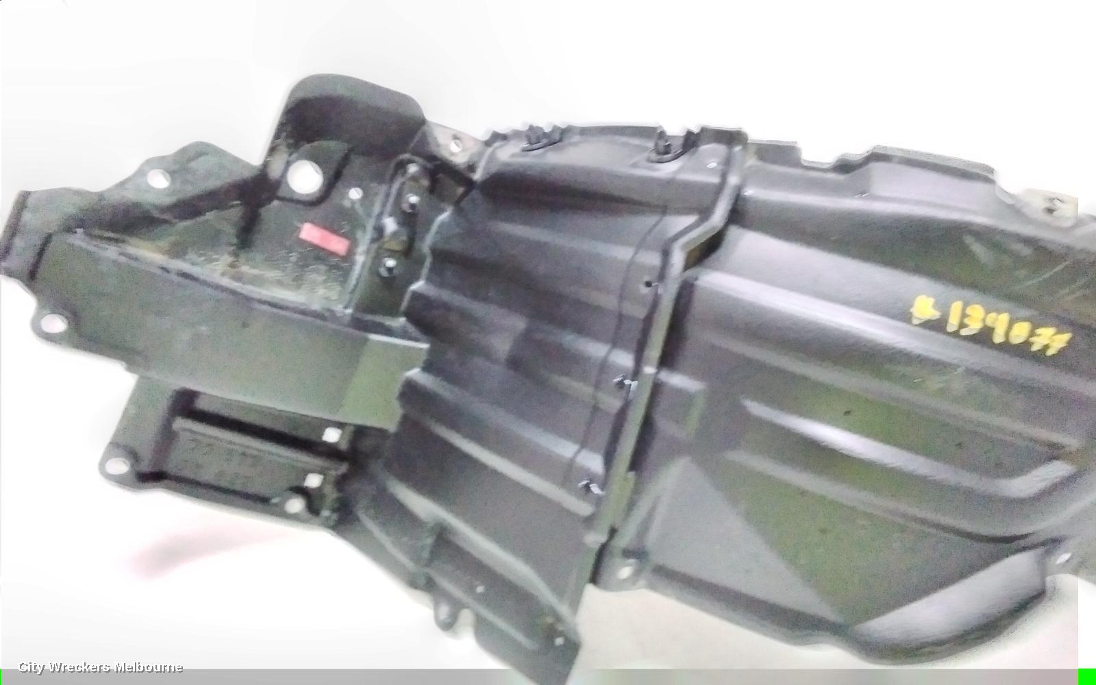 TOYOTA HIACE RIGHT GUARD LINER, 300 SERIES, 02/2019 ONWARDS - Image 3