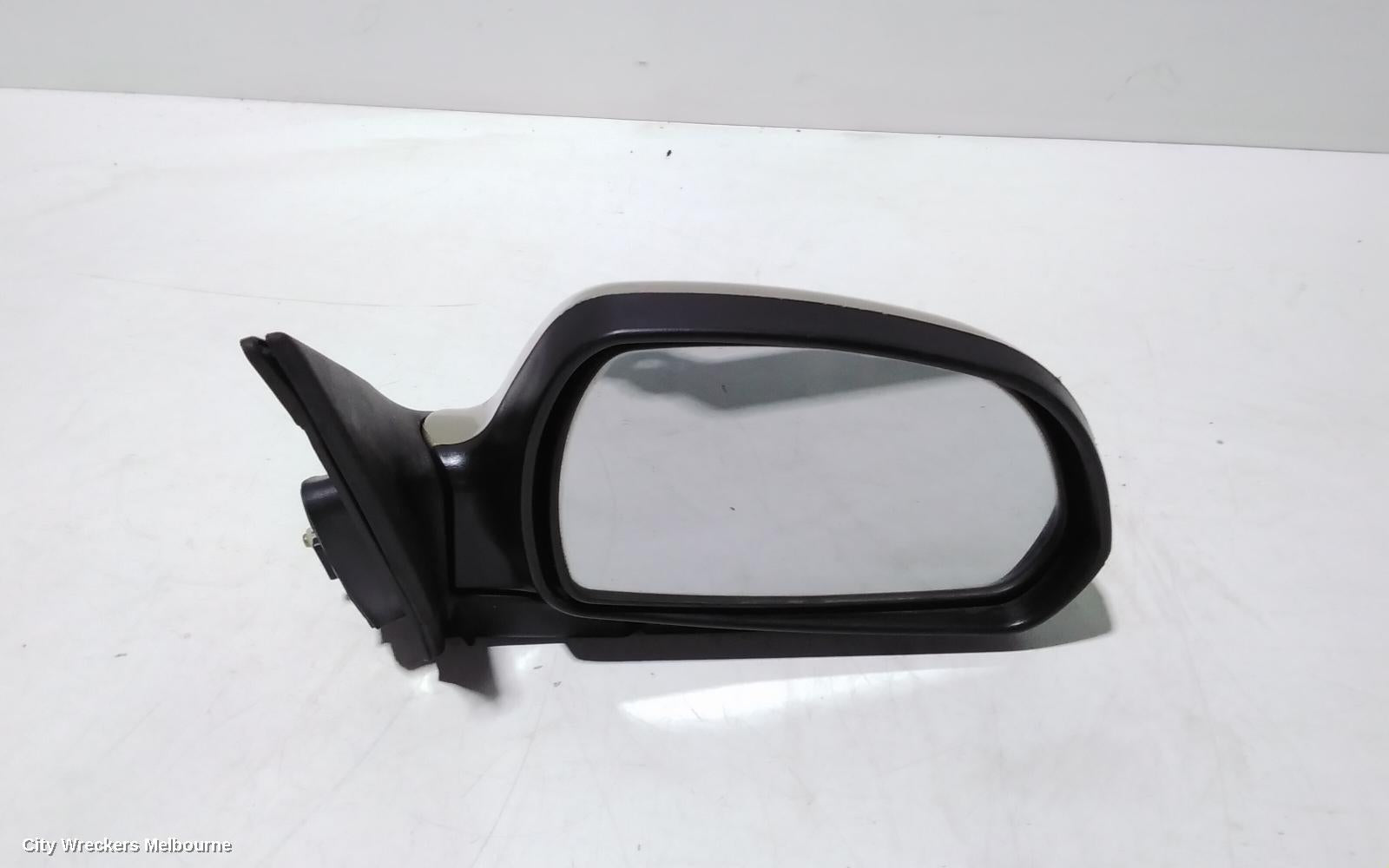 HYUNDAI ELANTRA RIGHT DOOR MIRROR, XD, POWER, COLOUR CODED, 10/2003 - 07/2006 - Image 1