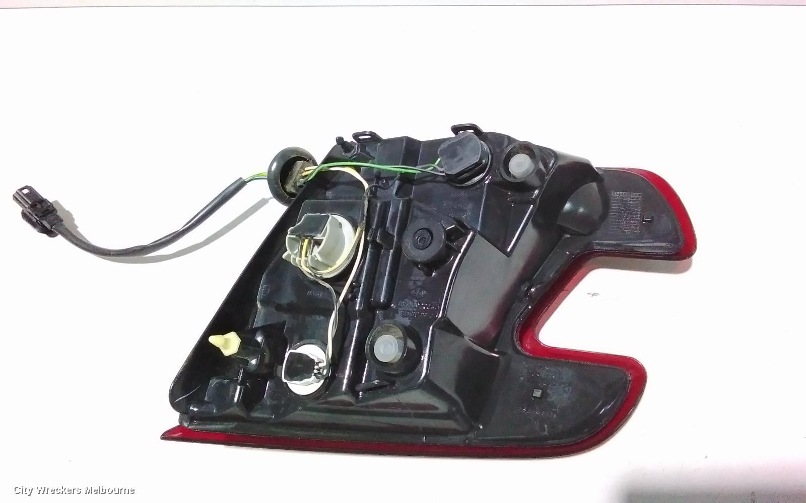 RENAULT MEGANE REAR GARNISH, TAILGATE LAMP (LH SIDE), WAGON, K95, 05/2013 ONWARDS - Image 3
