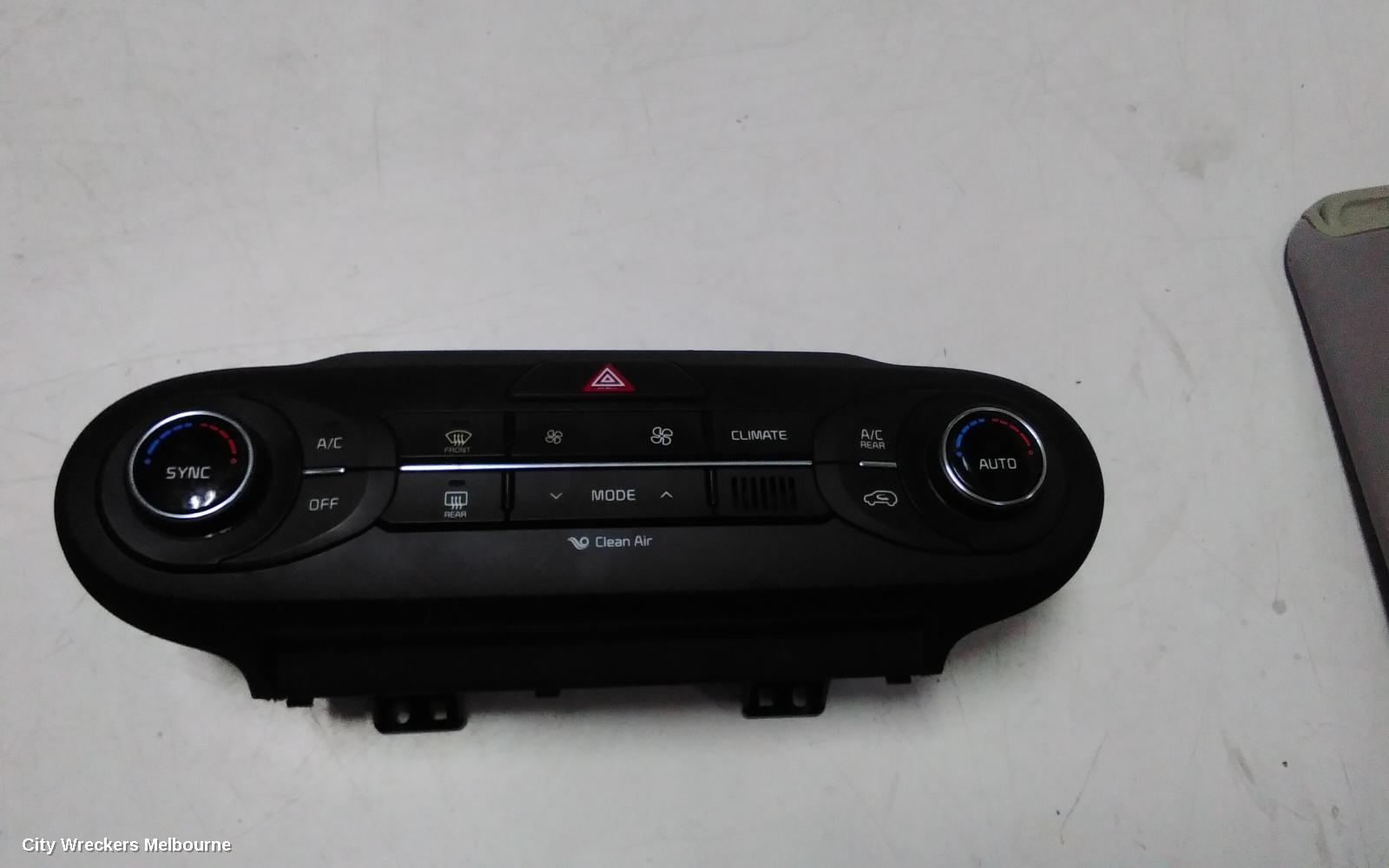 KIA SORENTO HEATER/AC CONTROLS, FRONT, CLIMATE CONTROL TYPE, UM, 03/2015 - 09/2017 - Image 3