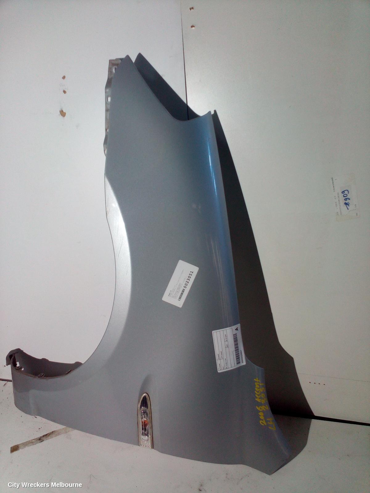 HYUNDAI ACCENT LEFT GUARD, MC, 02/2006 - 12/2009 - Image 2