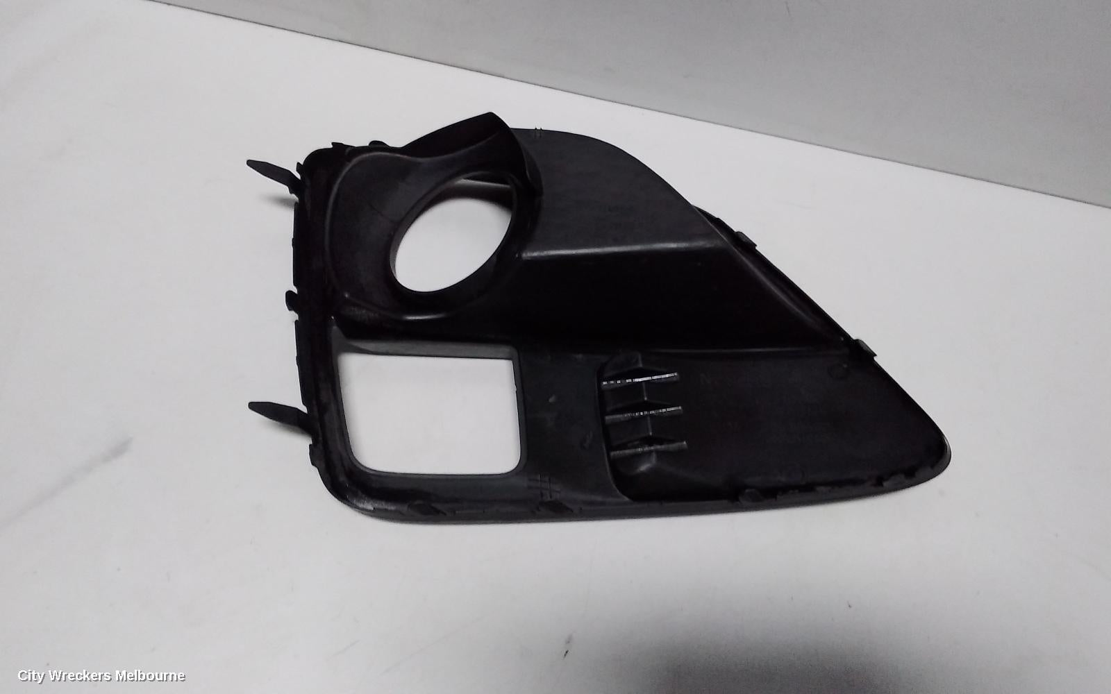 SUBARU WRX RIGHT INDICATOR/FOG/SIDE, BUMPER FOGLAMP SURROUND, V1, 03/2014 - 05/2017 - Image 3