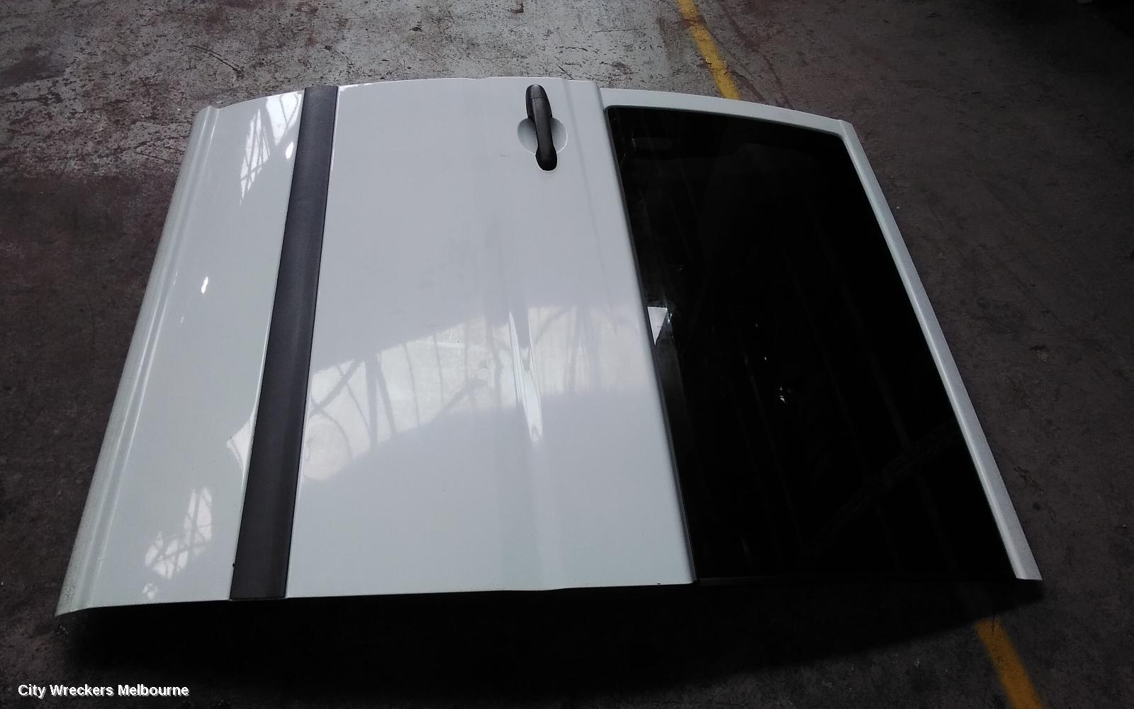MERCEDES VITO LEFT REAR DOOR/SLIDING, 639, SLIDING, GLASS TYPE, 04/2004 - 02/2015 - Image 3