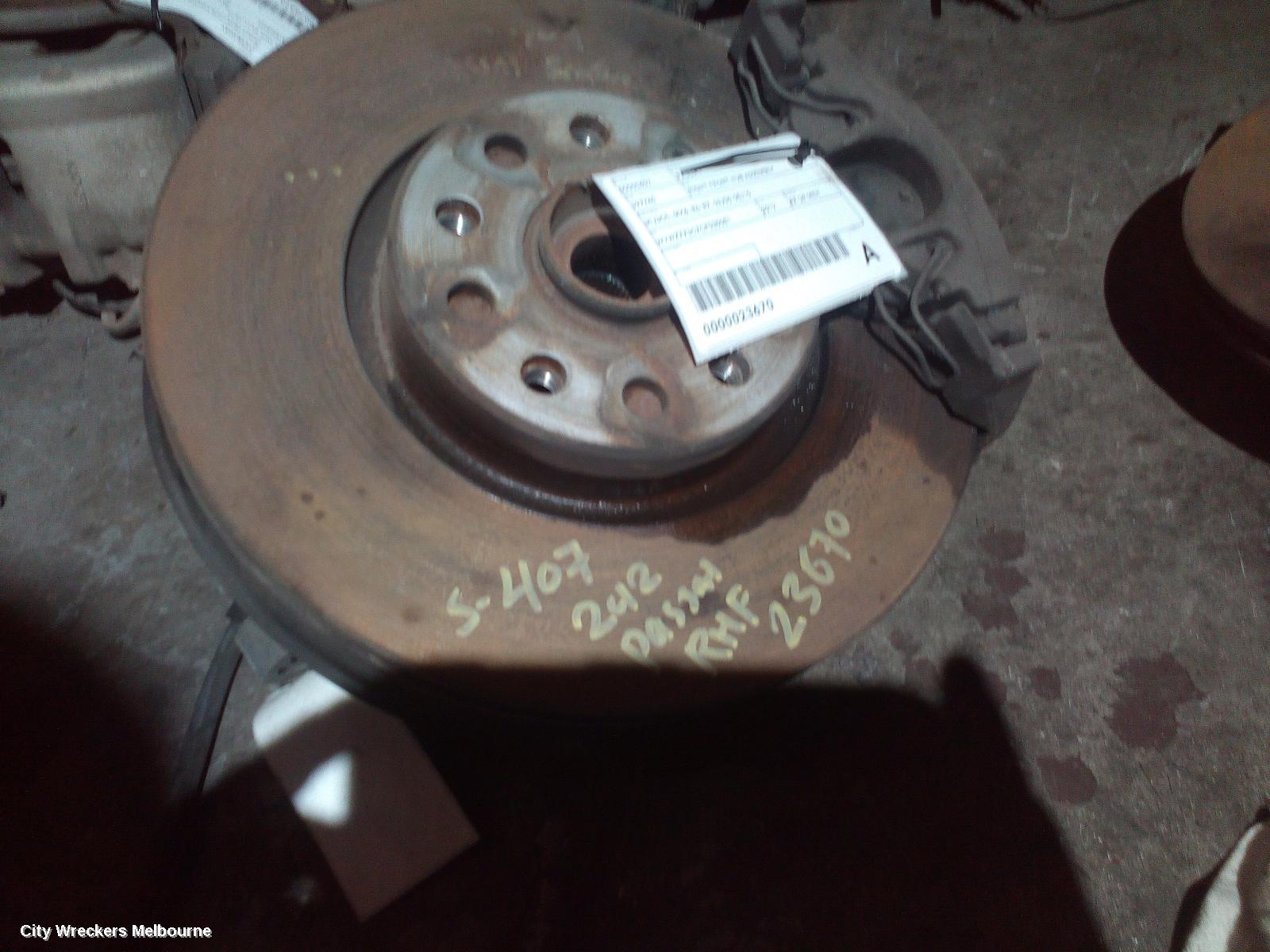 VOLKSWAGEN PASSAT RIGHT FRONT HUB ASSEMBLY, 3C/3CC, MK6, B6-B7, 03/2006 - 05/2015 - Image 2