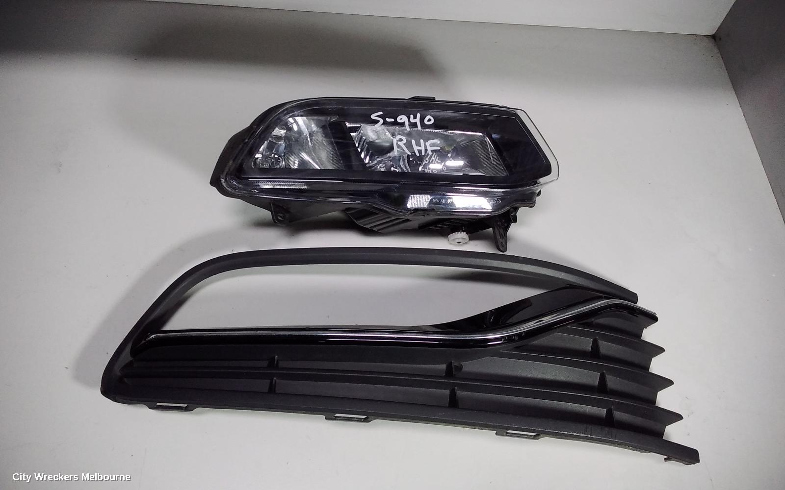 VOLKSWAGEN POLO RIGHT INDICATOR/FOG/SIDE, BUMPER FOGLAMP, W/ DAYTIME RUNNING LAMP, 6R, 05/2014 - 09/2017 - Image 2