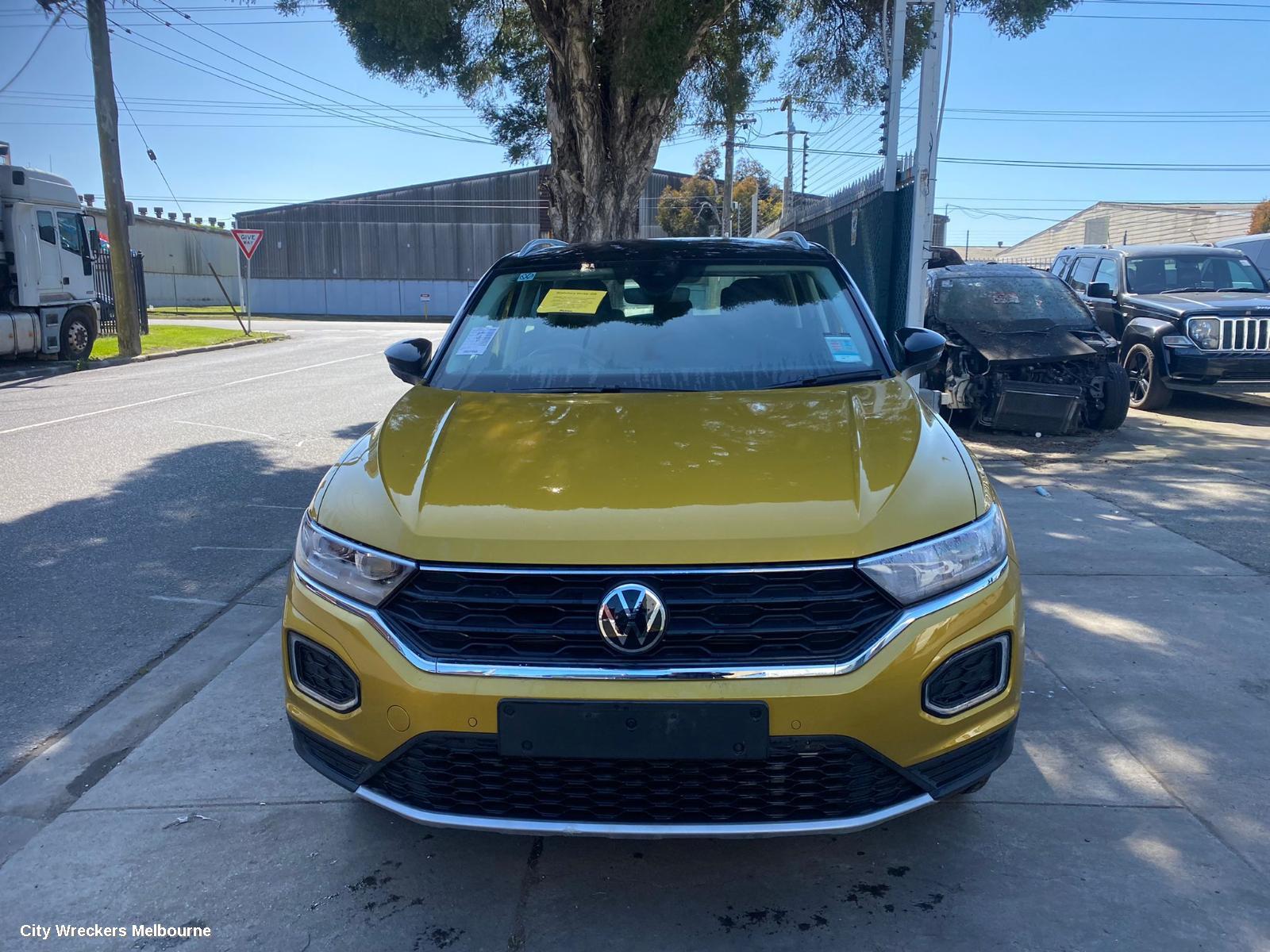 VOLKSWAGEN T-ROC REAR GARNISH, TAILGATE LAMP (RH SIDE), RED INSERT TYPE, A1, 03/2020 ONWARDS - Image 2