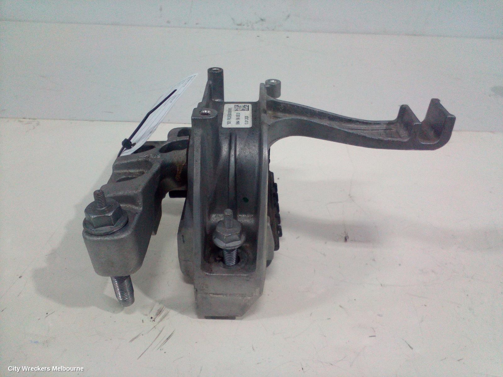 VOLKSWAGEN GOLF MOUNT, GEN 7, 11/2012 - 08/2020 - Image 3
