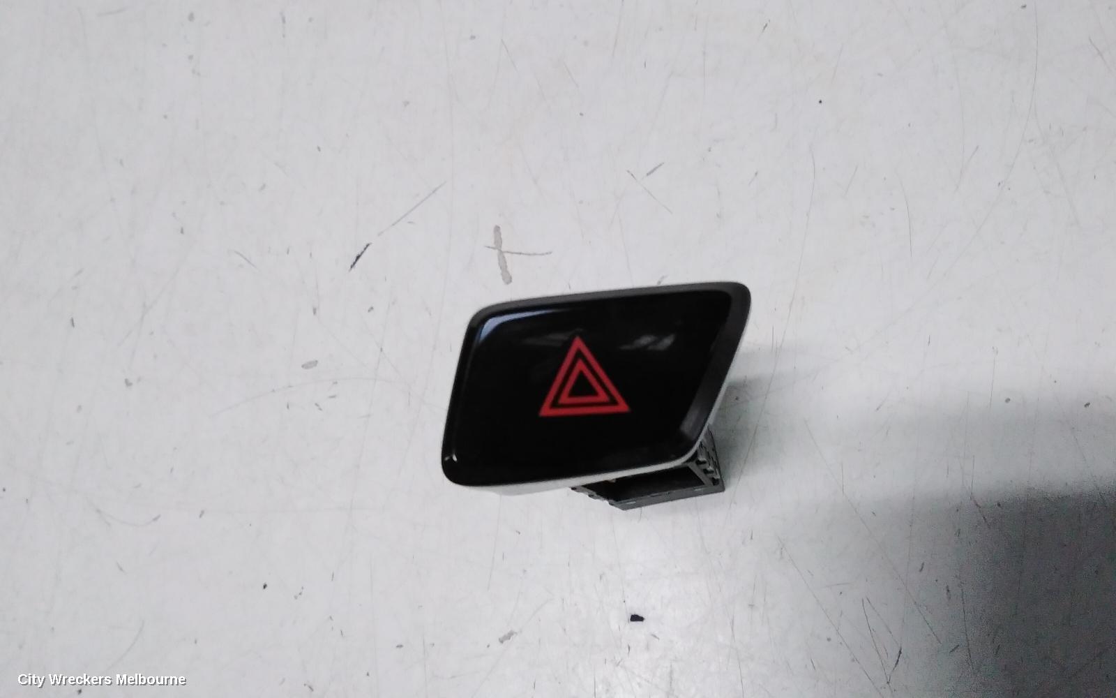 HYUNDAI I45, YF, 02/2010 - 05/2014, HAZARAD LIGHT SWITCH: 113692 - Image 2