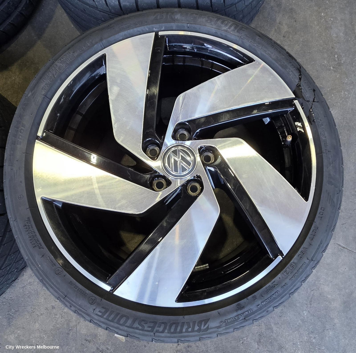 VOLKSWAGEN GOLF WHEEL MAG, FACTORY, 18X7.5IN, RICHMOND, 5 SINGLE SPOKE, BI-COLOUR, GEN 8, 09/2020 - 06/2024 - Image 3