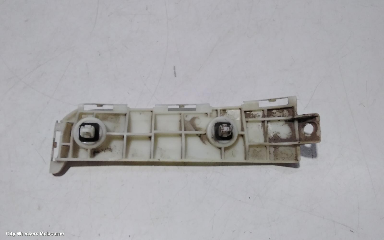 TOYOTA HIACE, TRH/KDH 03/2005 - 04/2019, LEFT REAR BAR BRACKET: 96892 - Image 2