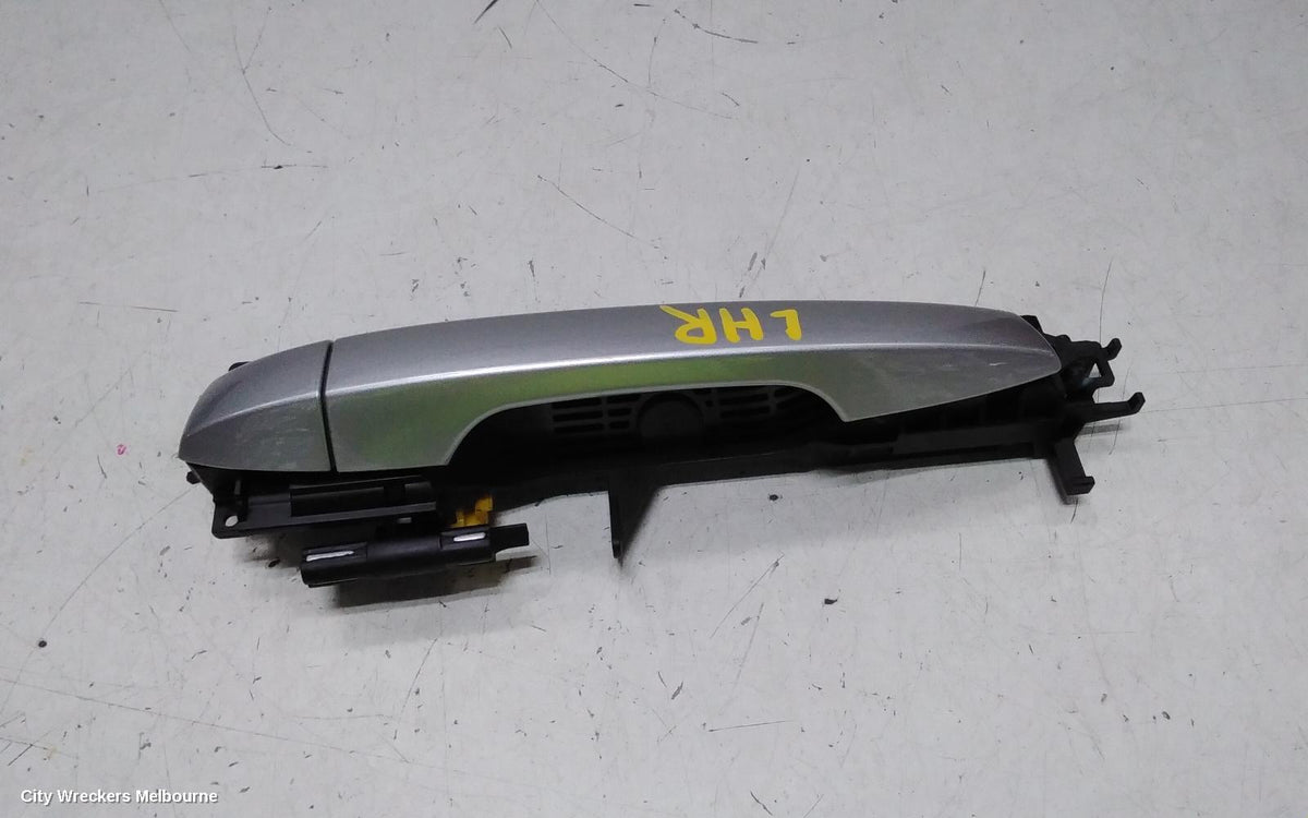 MITSUBISHI OUTLANDER DOOR HANDLE, LH REAR, OUTER, ZM, 08/2021 ONWARDS - Image 3