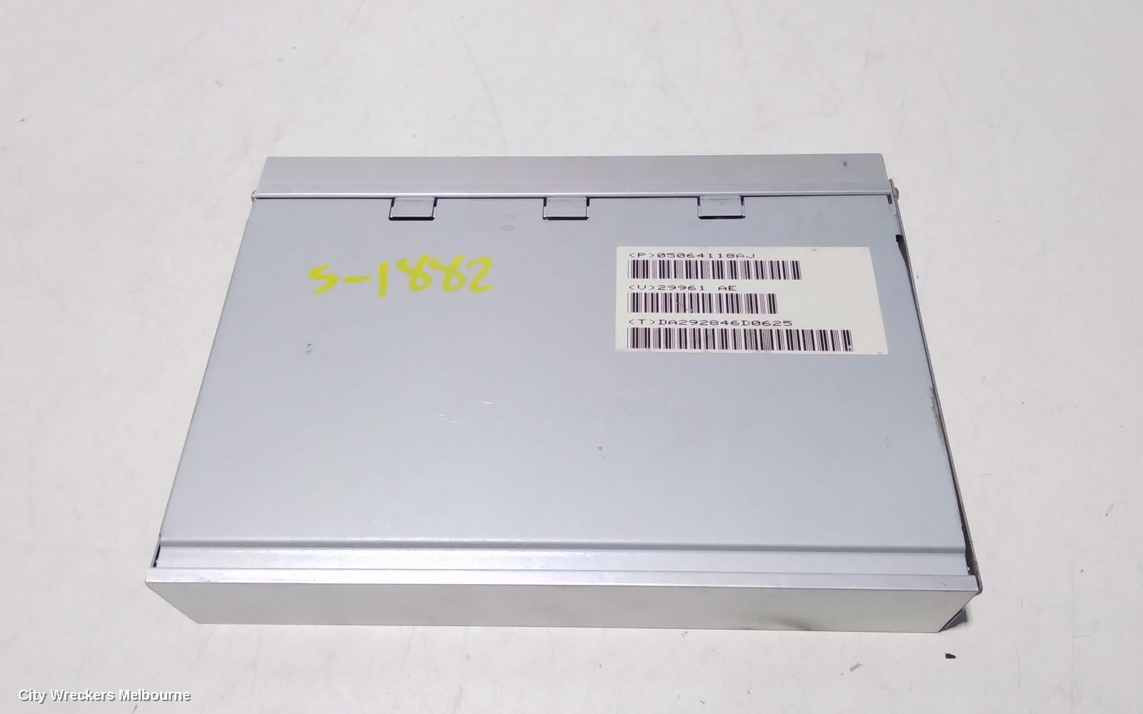 CHRYSLER 300C RADIO/CD/DVD/SAT/TV, AMPLIFIER, HEMI TYPE, 11/2005 - 12/2011 - Image 1