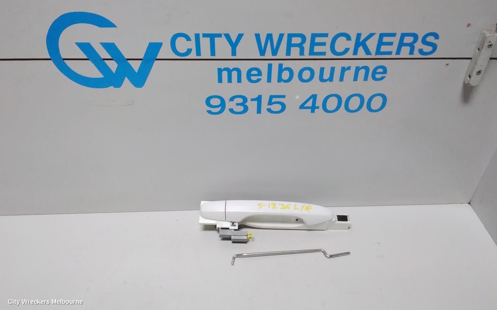 HONDA CRV DOOR HANDLE, OUTER, LH REAR, COLOUR CODED, RM, 11/2012 - 04/2017 - Image 1
