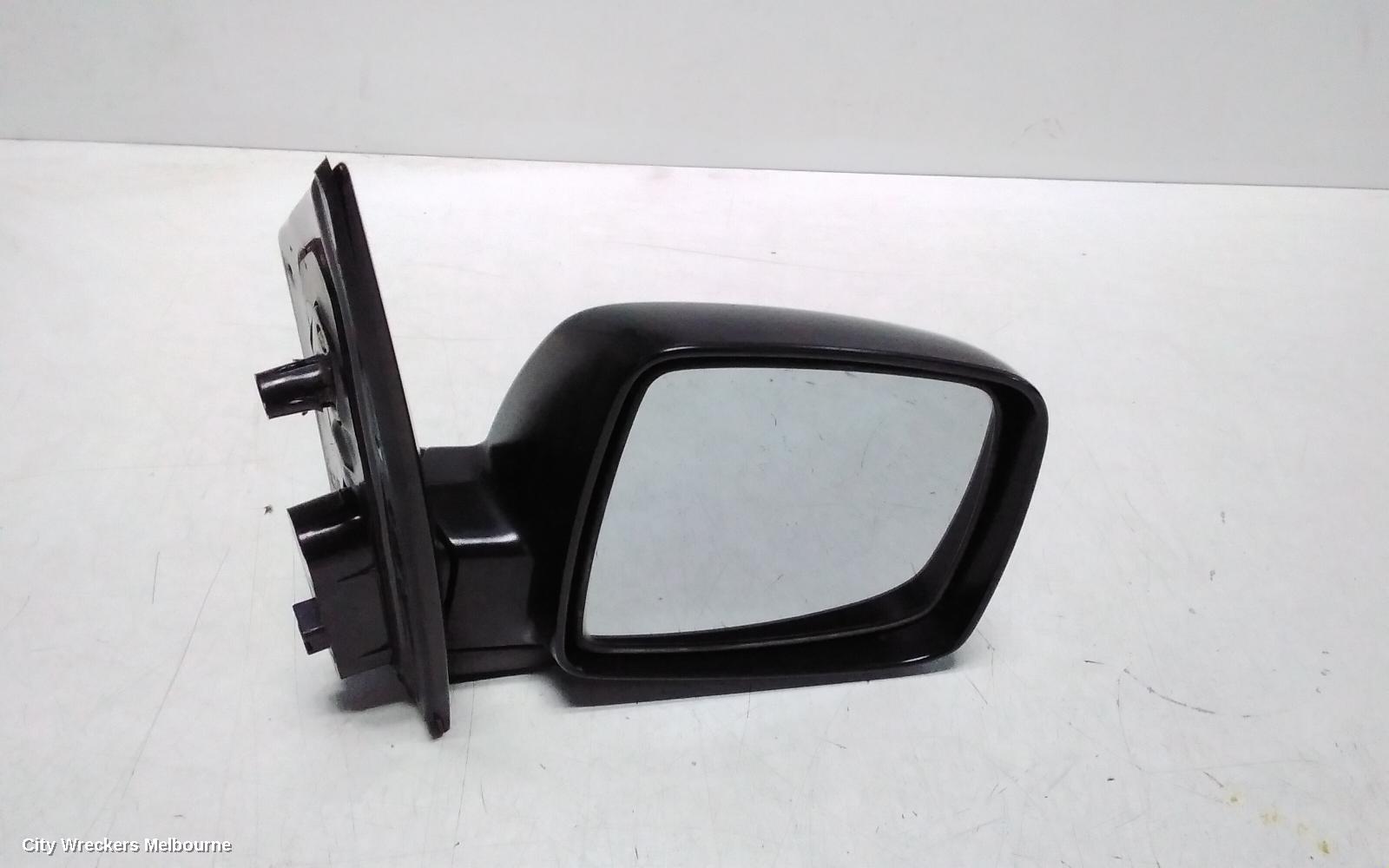 HYUNDAI ILOAD/IMAX RIGHT DOOR MIRROR, TQ, MANUAL FOLDING TYPE, 11/2007 - 03/2021 - Image 1