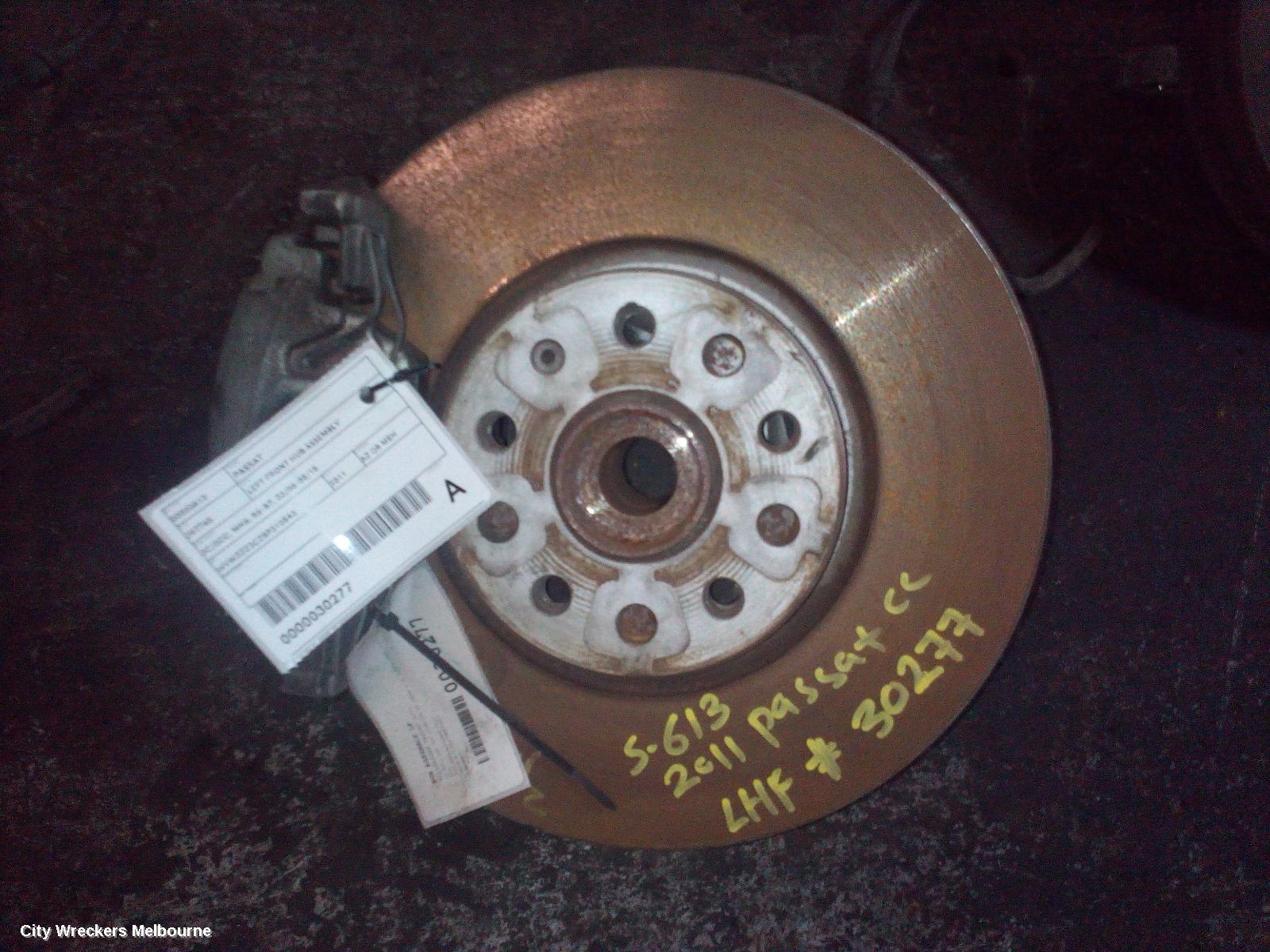VOLKSWAGEN PASSAT LEFT FRONT HUB ASSEMBLY, 3C/3CC, MK6, B6-B7, 03/2006 - 05/2015 - Image 1