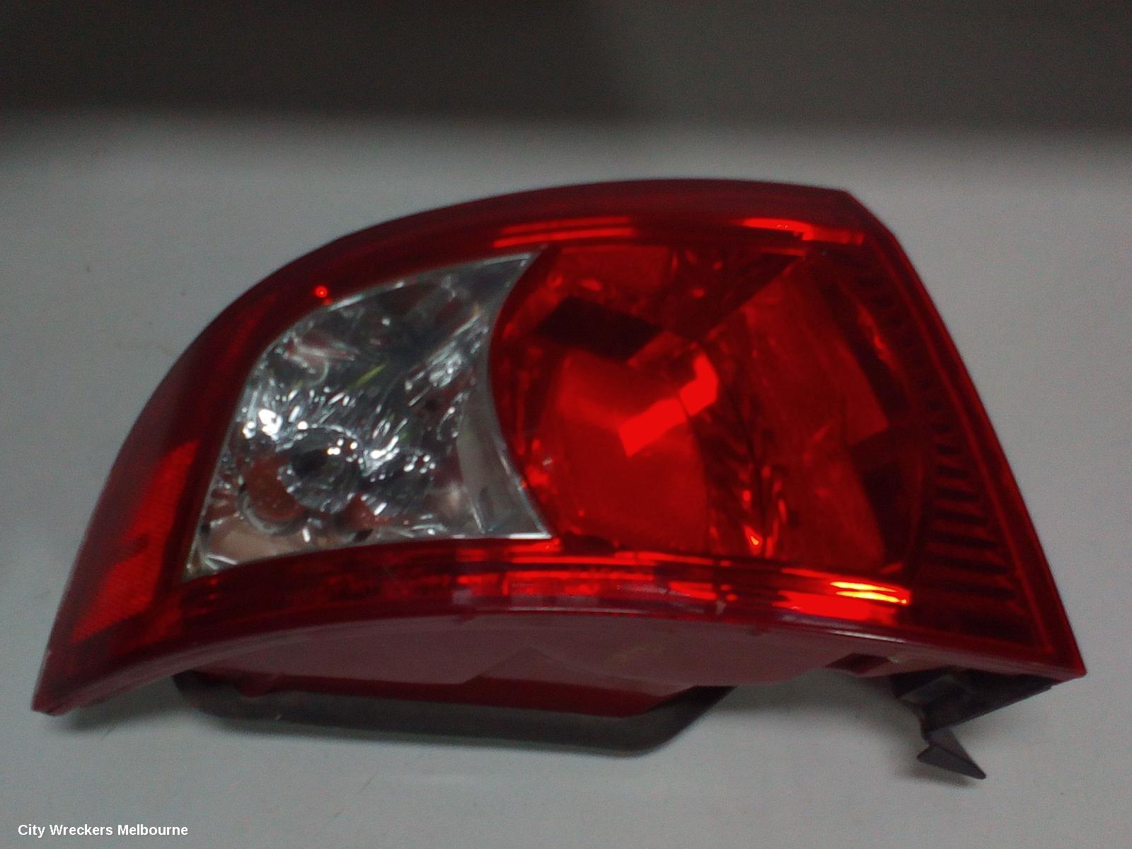 KIA OPTIMA LEFT TAILLIGHT, GD, 05/2004 - 07/2006 - Image 2