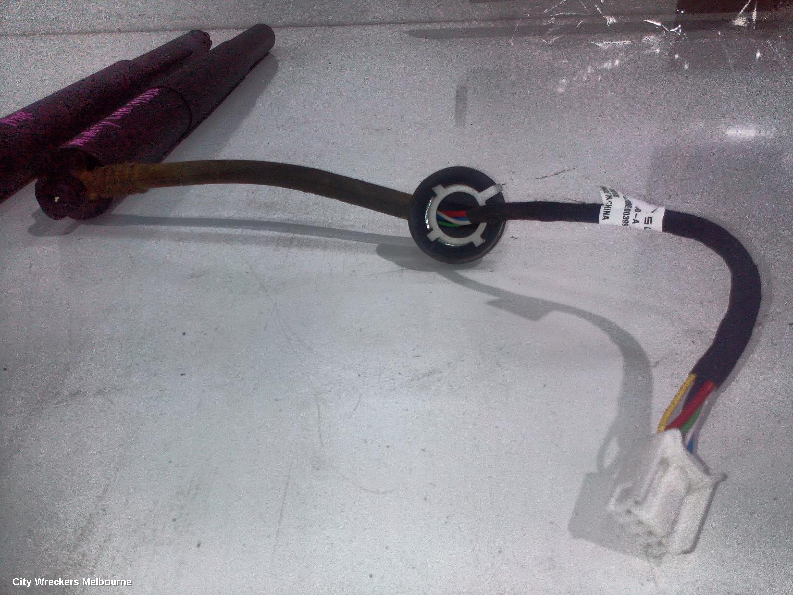 TESLA MODEL Y HATCH STRUT, 1ST GEN, 03/2022 ONWARDS - Image 3